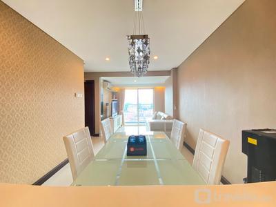 Apartemen El Royale - Deluxe and Well Appointed 2BR at El Royale Apartment By Travelio