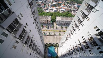 Apartemen Puncak Dharmahusada - Tidy and Cozy 1BR with Extra Room at Puncak Dharmahusada Apartment By Travelio