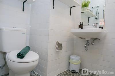 Apartemen Parahyangan Residence - Elegant 1BR Apartment Parahyangan Residence with Mountain View By Travelio