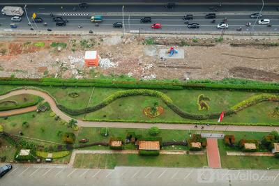 Apartemen Green Pramuka City - Homey 2BR at Green Pramuka City Apartment with Mall Access By Travelio