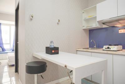 Apartemen Nifarro Park - Cozy Studio at Nifarro Park Apartment By Travelio