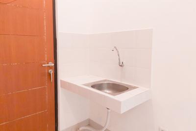 Apartemen Eco Home Residence - Comfy Unfurnished Studio Apartment with AC at Eco Home Residence By Travelio