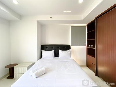 Spacious and Comfy Studio Room Azalea Suites Apartment By Travelio