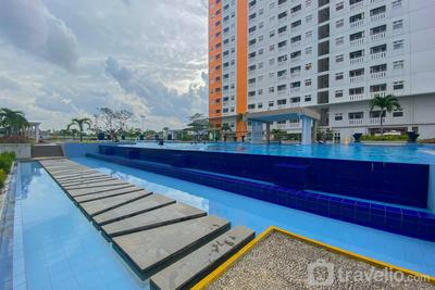Apartemen Green Pramuka City - Comfy and Well Furnished 2BR at Green Pramuka City Apartment By Travelio