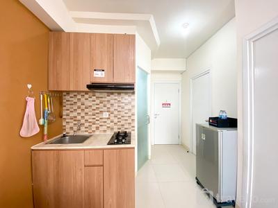 Apartemen Green Pramuka City - Good Deal and Minimalist 2BR Green Pramuka City Apartment By Travelio