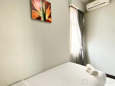 Apartemen Crown Court Executive Condominium - Homey 2BR Apartment Crown Court Executive Condominium By Travelio