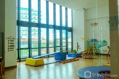 Apartemen Capitol Suites - Spacious Studio Room at Capitol Suites Apartment By Travelio