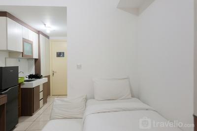 Cozy Room Studio Apartment M-Town Residence By Travelio