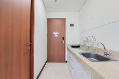 Apartemen B Residence - Good Price and Homey Studio Apartment at B Residence By Travelio