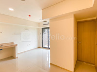 Apartemen Meikarta - 2BR Unfurnished Apartment with 1 AC at Living Room Meikarta By Travelio