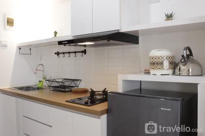 Apartemen Grand Asia Afrika - Modern Chic Studio Room at Grand Asia Afrika Apartment By Travelio