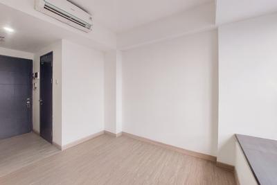 Apartemen Collins Boulevard - Cozy Studio Unfurnished Apartment with AC at Collins Boulevard By Travelio