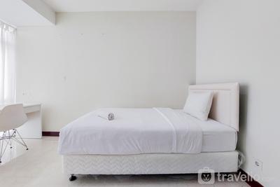 Apartemen B Residence - Good Price and Homey Studio Apartment at B Residence By Travelio