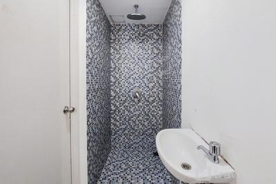 Apartemen Aeropolis Residence - Unfurnished Studio Apartment with AC Aeropolis Residence near Soetta Airport By Travelio