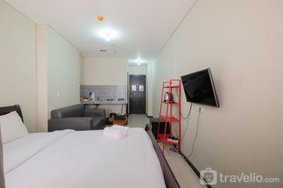 Apartemen Nifarro Park - Garden View Studio at Nifarro Park Apartment By Travelio