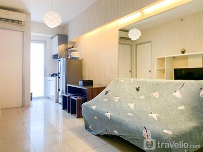 Apartemen Green Bay Pluit - Nice Designed 2BR with Pool View at Green Bay Pluit Apartment By Travelio