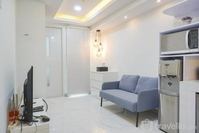 Apartemen Green Park View - Homey and Modern Look 2BR 6th Floor Green Park View Apartment By Travelio