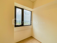 Apartemen Meikarta - 2BR Unfurnished Apartment with 1 AC at Living Room Meikarta By Travelio