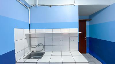 Apartemen East Park - Cozy Studio Unfurnished with AC at East Park Apartment By Travelio