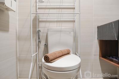 Apartemen West Vista - Comfort and Warm Studio Room at West Vista Apartment By Travelio