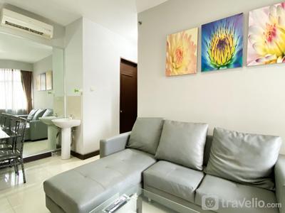Apartemen Crown Court Executive Condominium - Homey 2BR Apartment Crown Court Executive Condominium By Travelio