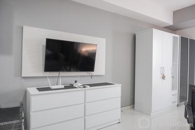 Apartemen West Vista - Comfort and Warm Studio Room at West Vista Apartment By Travelio