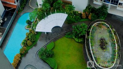 Apartemen Capitol Park Residence - Pool View 2BR Apartment at Capitol Park Residence By Travelio