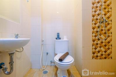 Apartemen Dave - Homey and Comfort Living Studio Room at Dave Apartment By Travelio