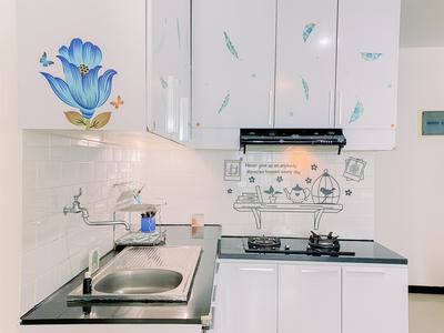 Apartemen Green Bay Condominium - Warm and Homey 2BR Apartment at Green Bay Condominium By Travelio
