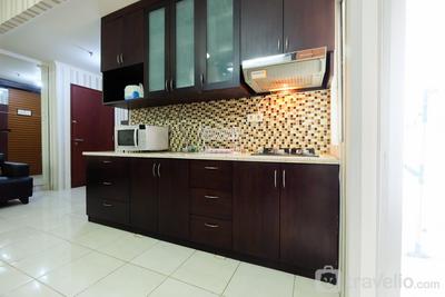 Apartemen Sudirman Park - 2BR City View Sudirman Park Apartment By Travelio