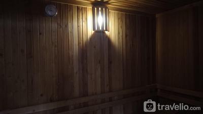 Apartemen Azalea Suites - Tranquil Studio Azalea Suites Apartment By Travelio