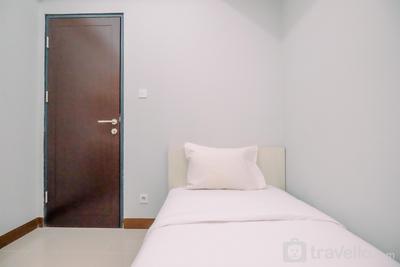 Apartemen Royal Heights - Well Furnished and Comfy 2BR at Royal Heights Apartment By Travelio