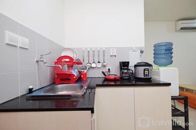 Apartemen Green Bay Condominium - Homey 1BR Apartment with City View Green Bay Condominium By Travelio