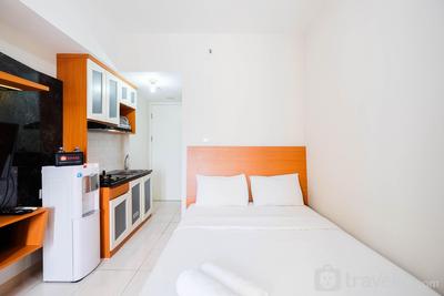 Simply Good Studio Room Apartment at Springlake Summarecon By Travelio