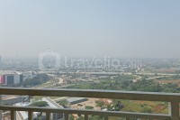 Apartemen B Residence - Restful and Well Furnished Studio Apartment B Residence By Travelio