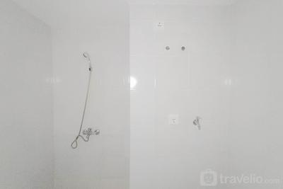 Apartemen Paltrow City - Cozy Studio Unfurnished with AC at Paltrow City Apartment By Travelio