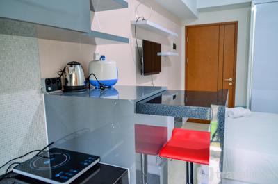 Apartemen Green Lake View - Chic and Cozy Studio Green Lake View Apartment By Travelio