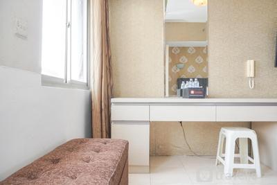 Apartemen Seasons City Latumenten - Best Price and Homey Studio Apartment Seasons City By Travelio