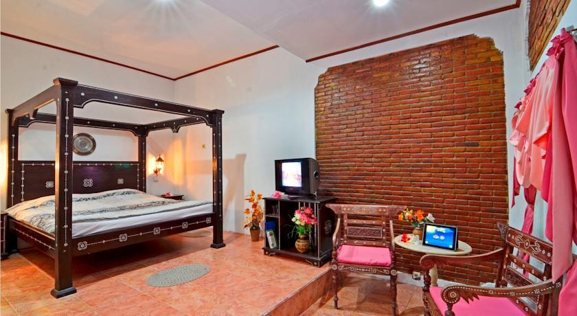 Book Pacific Beach Cottages Lombok