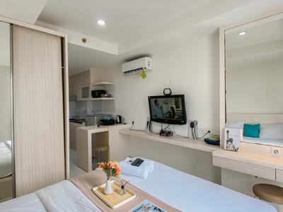 Apartemen Azalea Suites - Modern Look and Restful Studio at Azalea Suites Apartment By Travelio