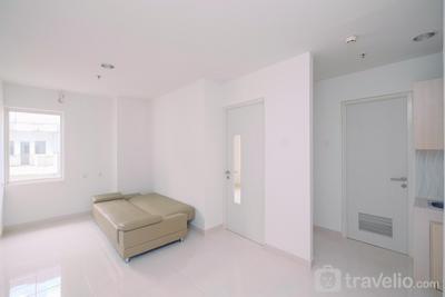 Unfurnished 1BR at 17th Floor Sentul Tower Apartment with AC By Travelio