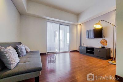 Comfy and Minimalist 1BR at Tamansari Bintaro Mansion Apartment By Travelio