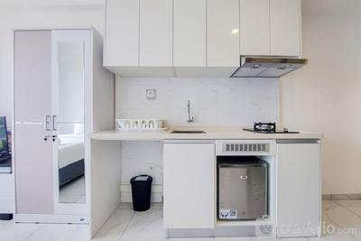 Apartemen Sky House Alam Sutera - New Furnished Studio Room Sky House Alam Sutera Apartment By Travelio