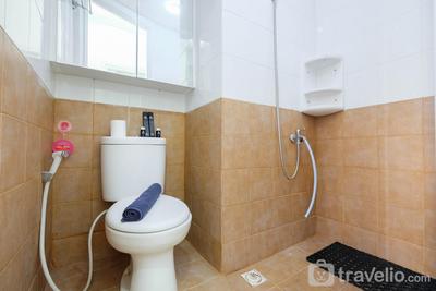 Apartemen Green Pramuka City - Homey 2BR at Green Pramuka City Apartment with Mall Access By Travelio
