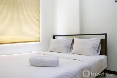 Comfy and Minimalist 2BR Apartment at Green Park View By Travelio