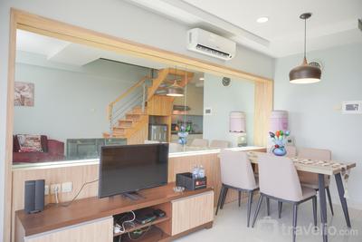 Apartemen Maqna Residence - Comfy and Spacious 2BR Loft Apartment Maqna Residence By Travelio
