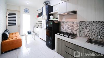 Apartemen Puncak Dharmahusada - Tidy and Cozy 1BR with Extra Room at Puncak Dharmahusada Apartment By Travelio