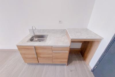 Apartemen Collins Boulevard - Simply Studio Unfurnished with AC at Collins Boulevard Apartment By Travelio