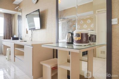 Apartemen Seasons City Latumenten - Best Price and Homey Studio Apartment Seasons City By Travelio