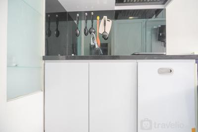 Apartemen Green Pramuka City - Modern 2BR Green Pramuka City Apartment near Shopping Center By Travelio